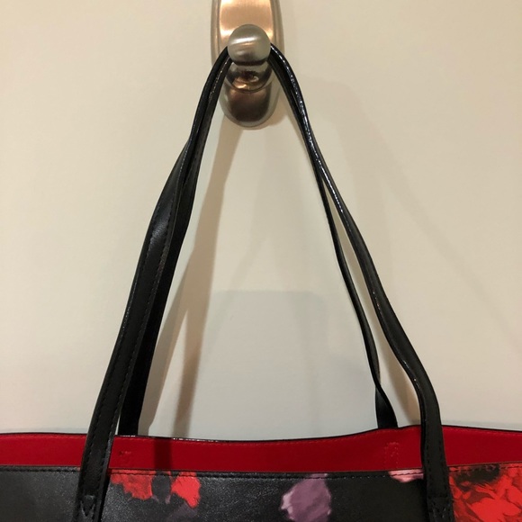 ⭐️⭐️⭐️VICTORIA’S SECRET TOTE - Picture 4 of 6